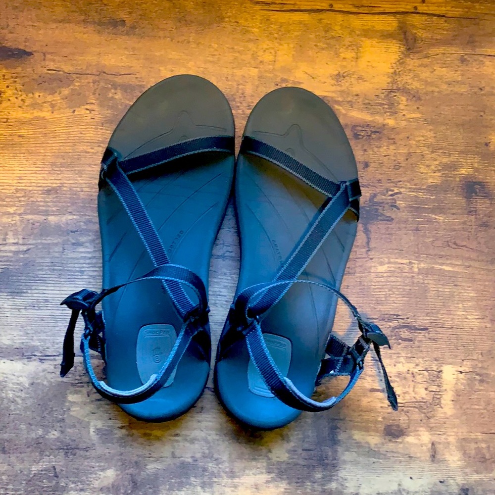 Teva Sirra sandals size 8 - Adventure Ready!